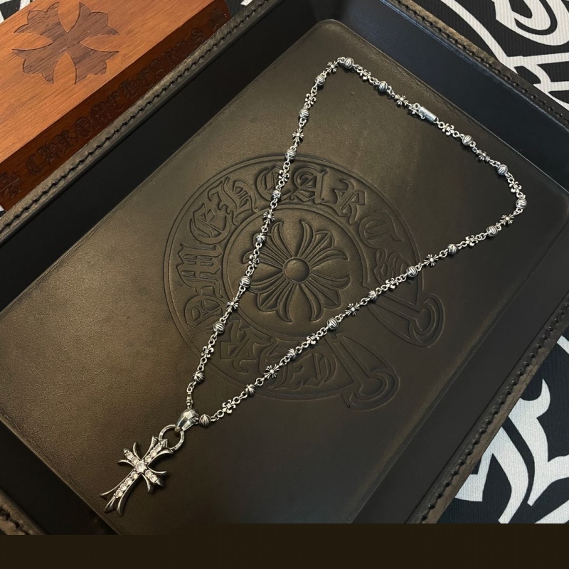 Ch**me He**ts necklaces